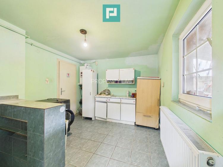 Casă cu 755 mp teren, zonă centrală Curtici - 9