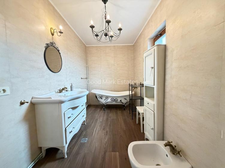 Vila de inchiriat Gherghitei | 7-8 camere | curte mare | acces rapid A3 - 9