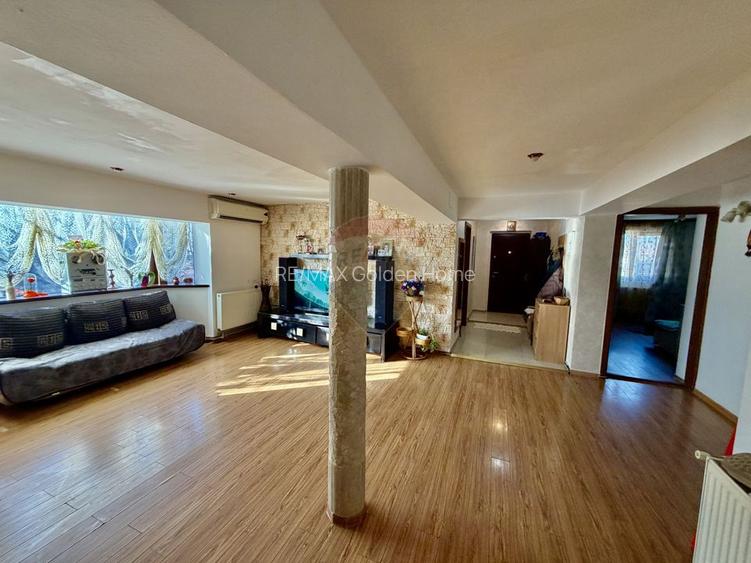 Casă / Vilă cu 4 camere de vânzare - 5