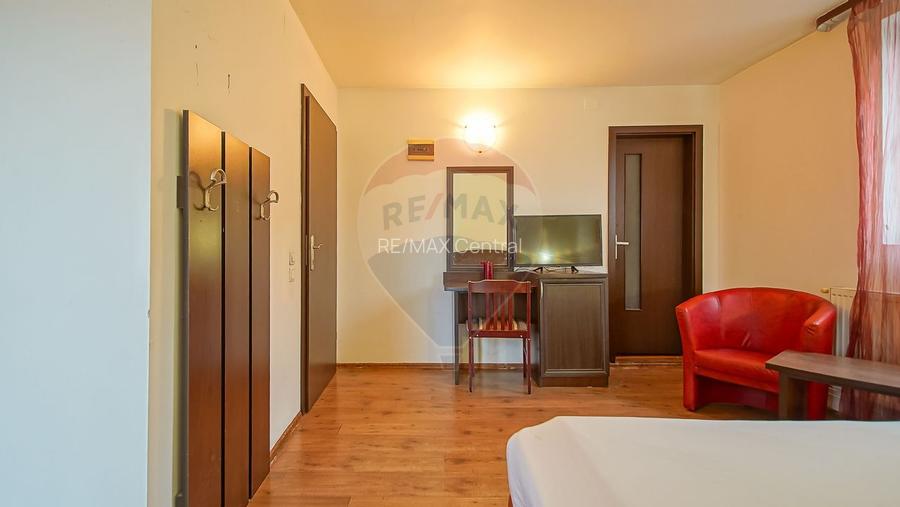 Casă / Vilă cu 12 camere de vânzare în zona Astra - 3