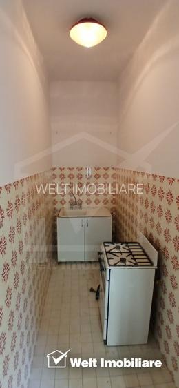 Casa in zona semicentrala, singur in curte, acces auto, spatiu mare de parcare - 7