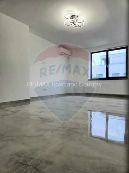 Apartament cu 4 camere de vânzare,  str. 1 Decembrie 1918 - 4