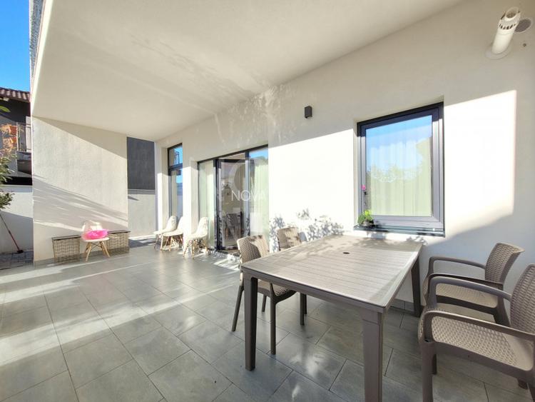 Apartament de vanzare, 3 camere cu gradina + 2 locuri de parcare -Selimbar - 2