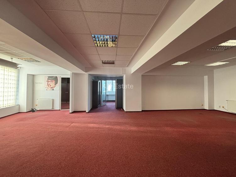 Vila De Inchiriat 11 camere  D+P+2 Timpuri Noi 12 Locuri Parcare 500 mp - 37