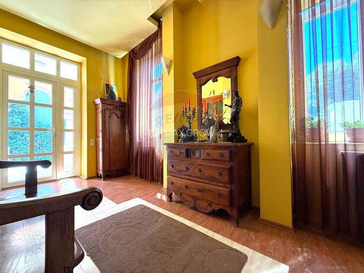 Casa interbelica de vanzare - probabil cea mai frumoasa din Roman - 7