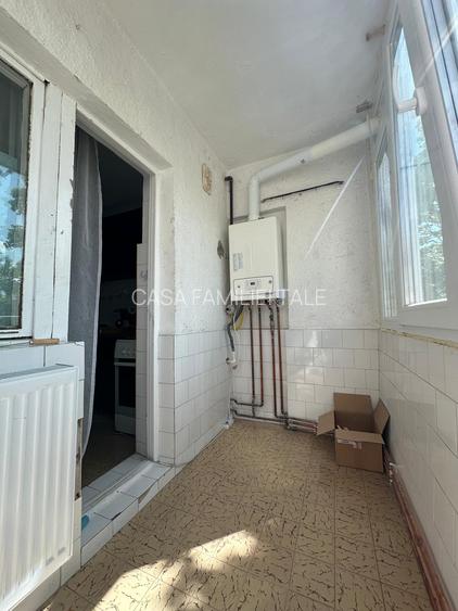 90000 euro .. 2 camere cu centrala .. etaj intermediar - 9