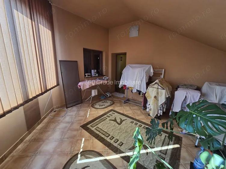 Casă Individuală cu 8 Camere și 4 Băi de Vânzare în Ciarda Roșie - 375 - 9