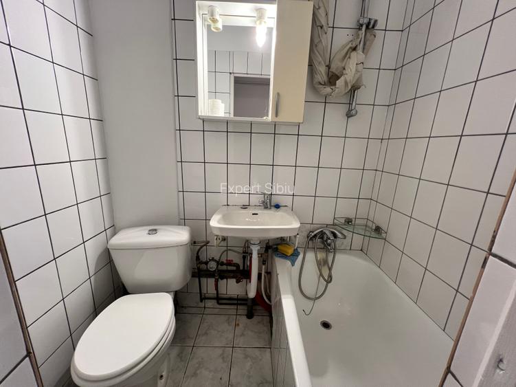 Garsoniera 1 camera,renovata,bucatarie,baie,et.3, zona Lazaret - 7