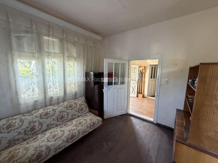 Casă cu teren zona Parc Soveja