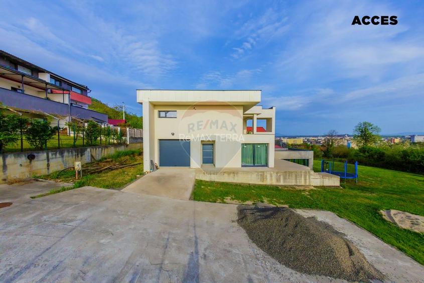 Casă de poveste cu panorama deosebita - 3