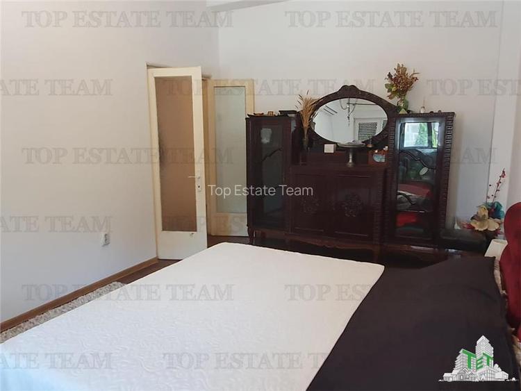 Spatiu extins central Liceul Mircea si Mare Constanta - 9