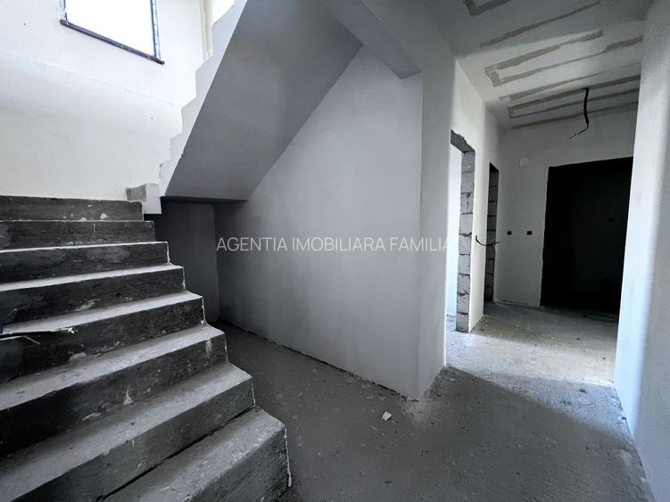 Vanzare casa P+M in Sendreni( in spatele Primariei), pret 99 000 euro - 19