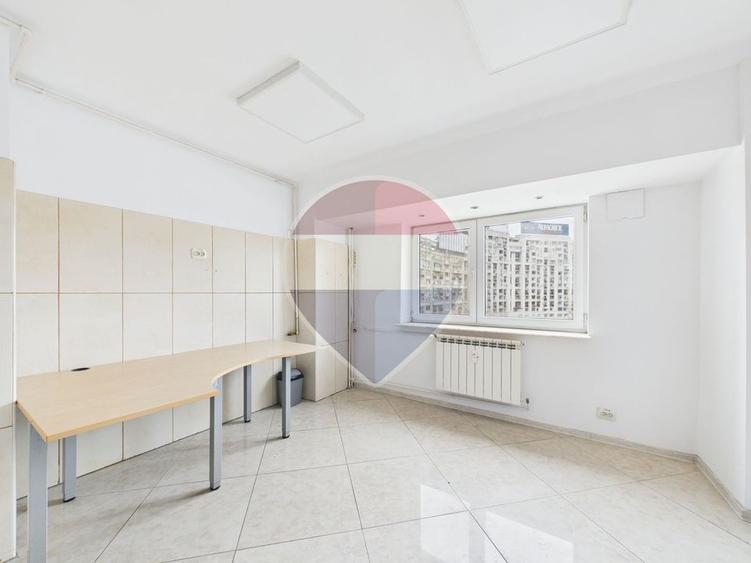 Apartament cu 3 camere de vanzare - Spatiu de birou - Rond Alba Iulia