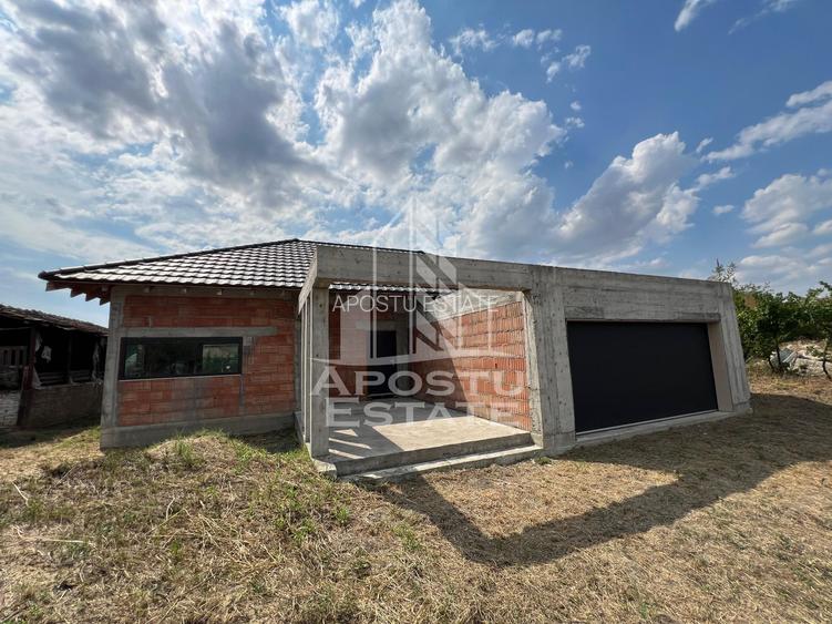 Casa individuala cu 4 camere si teren de 670 mp, Parta,  comision 0 - 14