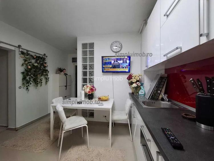 Decomandat parcare 3 camere renovat - 5