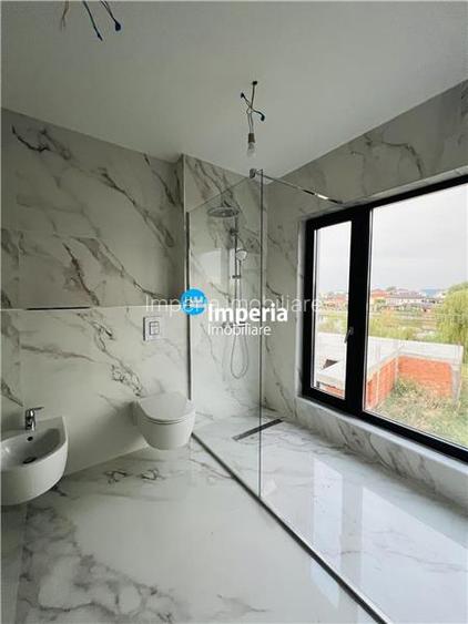 Persoana fizica de vanzare doua VILE DE LUX cu vedere la lac CORBEANCA - 13