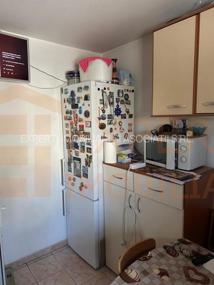 Apartament 4 camere de vanzare, in zona Poarta 6 - 6