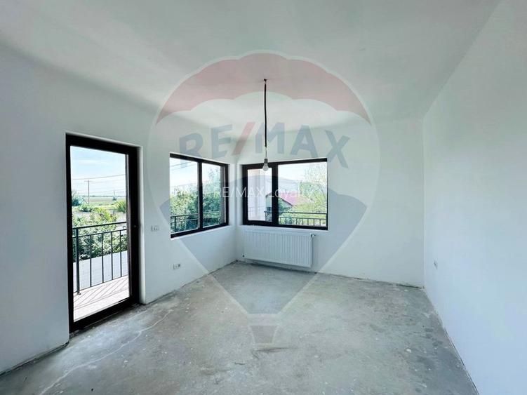 Duplex Elegant P+1E in Crevedia - 14