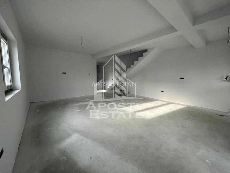 Duplex cu 4 camere, dressing si 3 bai. Toate utilitatile, la asfalt. - 5