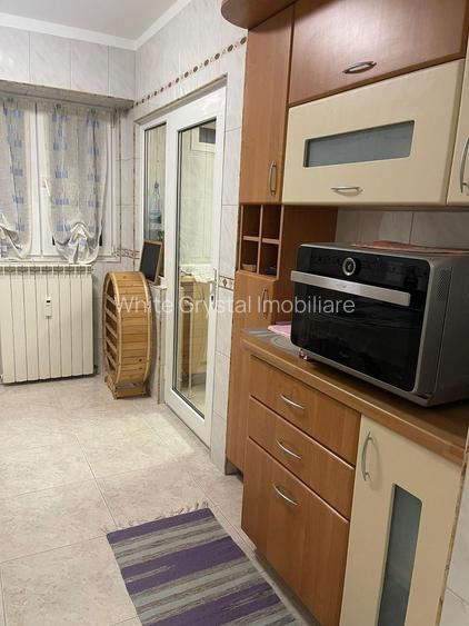 Închiriez apartament 3 camere, modern, spațios, Piața Alba Iulia , AC - 7