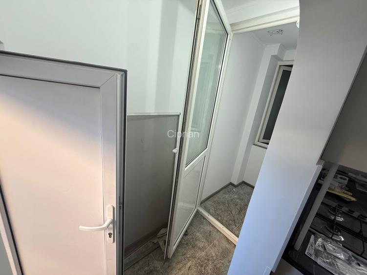 Apartament de inchiriat 3 camere Eroii Revolutiei - 10