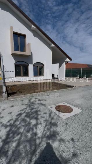 Casa rezidențială cu 7 camere, 3 băi, dressing, pivniță – Sura Mica - 2