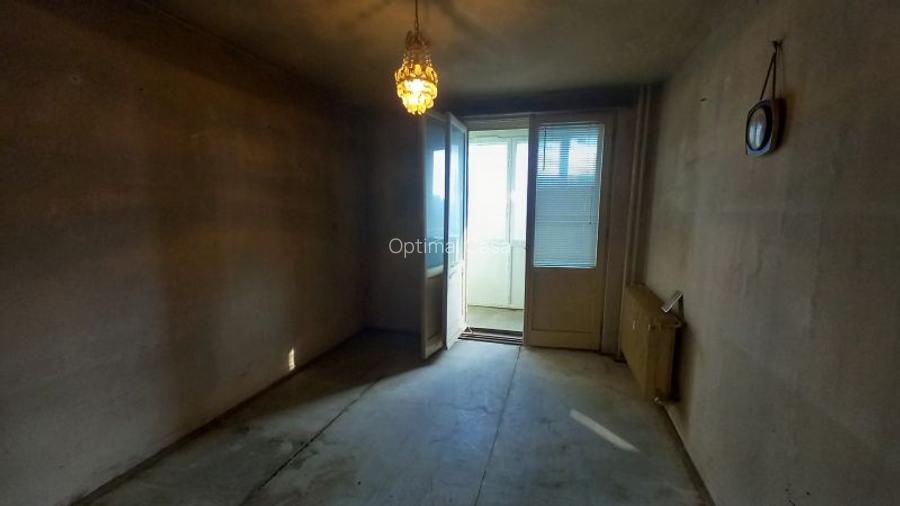 Iuliu Maniu(Lujerului),3 camere,etaj 6/10,liber - 6