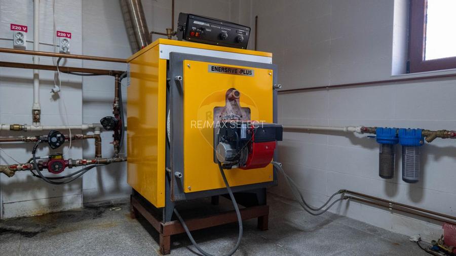 Oferta - vanzare pensiune 10 camere si casa de vacanta, Slanic Prahova - 44