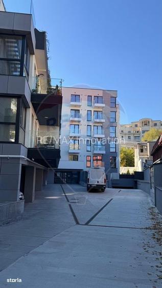 Vanzare Apartament 4 cu camere cu curte / loc parcare/ ultracentral - 9