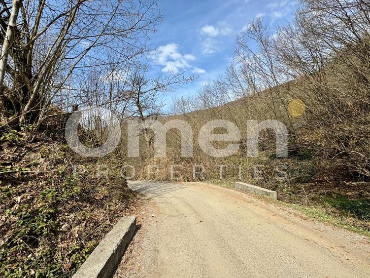 Teren intravilan | 637 mp | Ulmoasa | zonă superbă