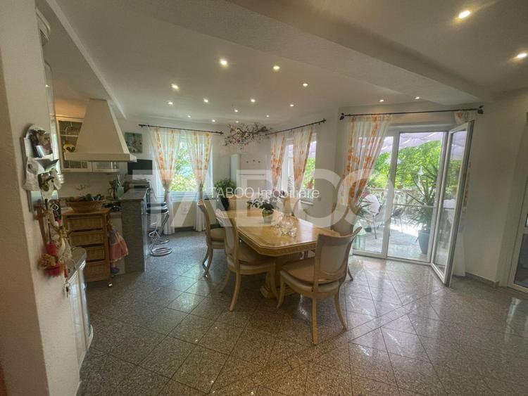 Casa deosebita  de vanzare 453 mp utili si curte 528 mp in Avrig - 15