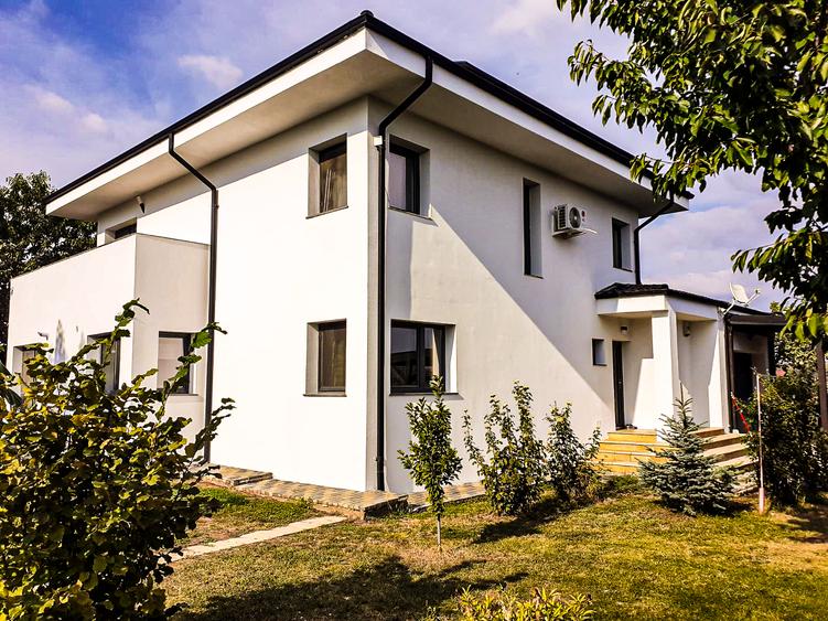 Vila de vanzare Valea Lupului