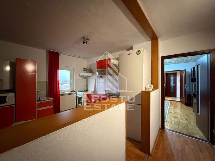 Apartament cu 2 camere, semidecomandat,centrala proprie,zona Girocului