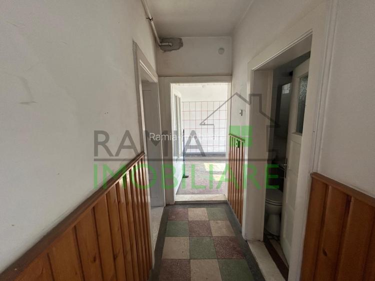 Casa cu 2 apartamente si teren generos-zona centrala, potential excelent! - 6