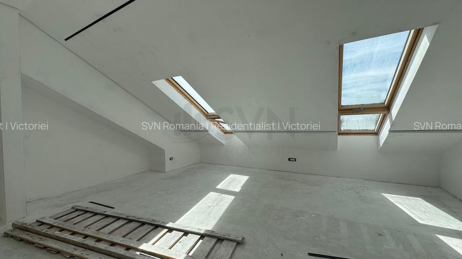 REV2005372 Vile Exclusiviste Langa Lac l Complex Rezidential - 12