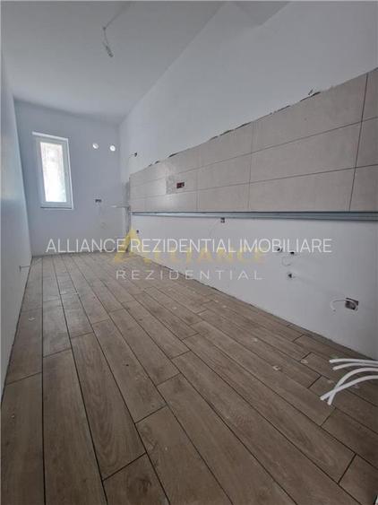 Young Residence 2 cam 64 mp la 10 min metrou - 9