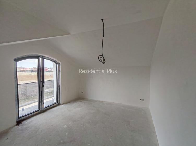 Casă EcoSmart |  5 Camere Tunari - Lidl |  Acces Rapid către Școlile de Top - 15