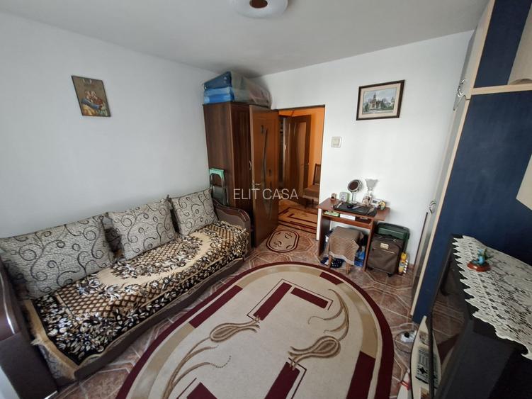Apartament cu 2 camere decomandat, zona Nicolina - 2