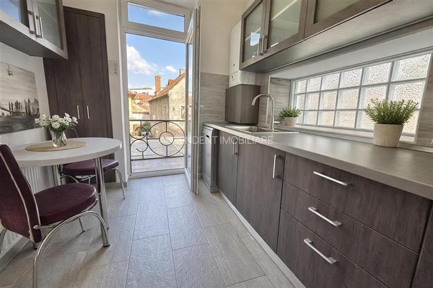 Apartament emblematic, conditii atractive, ultracentral, Brasov - 3