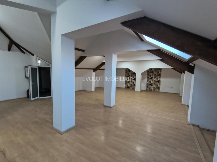 Ultracentral Promendata Stefan cel Mare-cladire interbelica diverse activitati  - 14