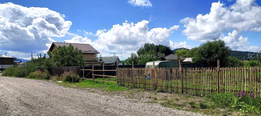 Lot de teren cu toate utilitatile intre case locuite - 7