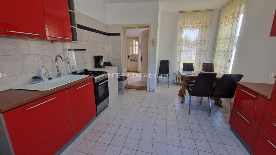 INCHIRIERE Casa individuala D + P + E + M cu 8 Camere 5 Bai 750 mp Teren CETATE - 2