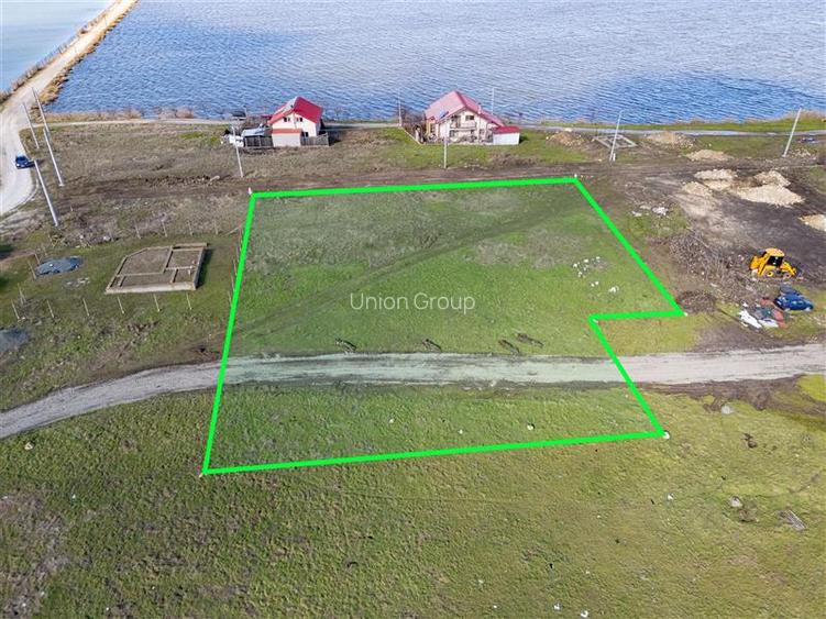 Teren Intravilan 2380 mp Langa Lac, Corbu - 3