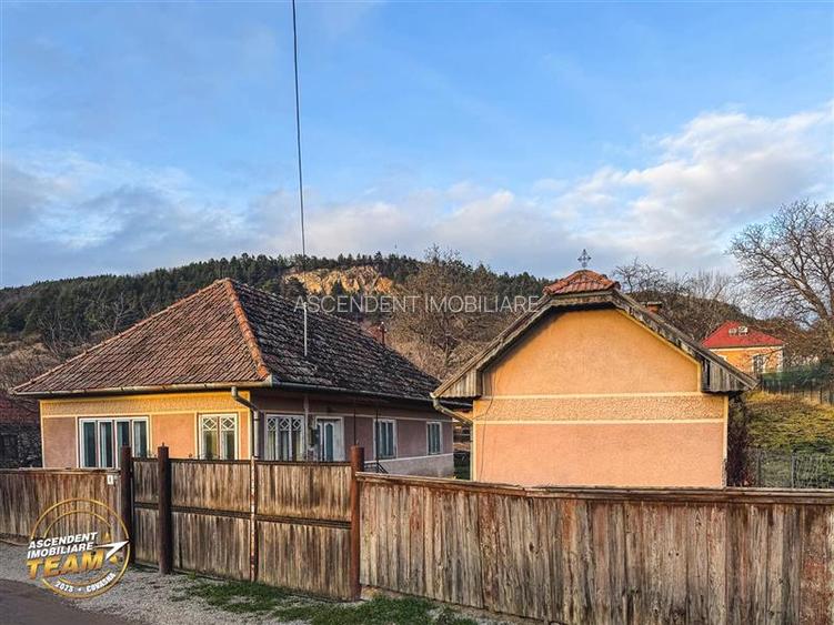 Teren roditor de peste 1.000mp cu casa traditionala, Sanzieni, Covasna - 12
