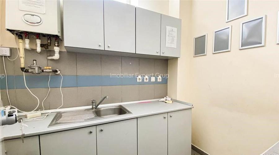 Spatiu stradal Universitate Batistei - 4