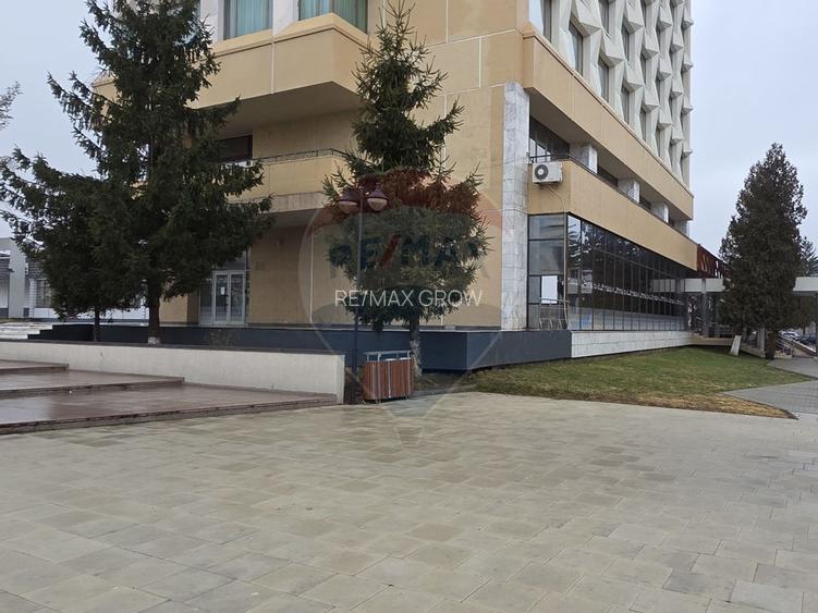 Oferta - Spatiu comercial de inchiriat in zona centrala a mun Onesti - 12