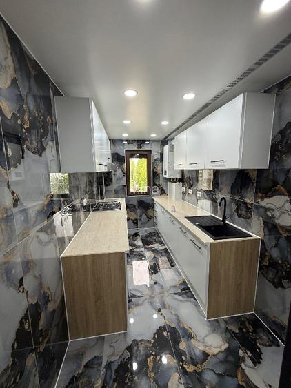 Apartament 3 camere semidecomandat de vânzare în Micro 40 stradal  - 3