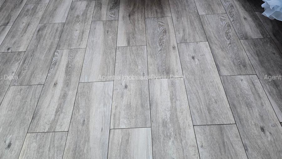 Vand spatiu comercial in Deva, zona 1 Decembrie (Ultracentral), 46 mp - 2