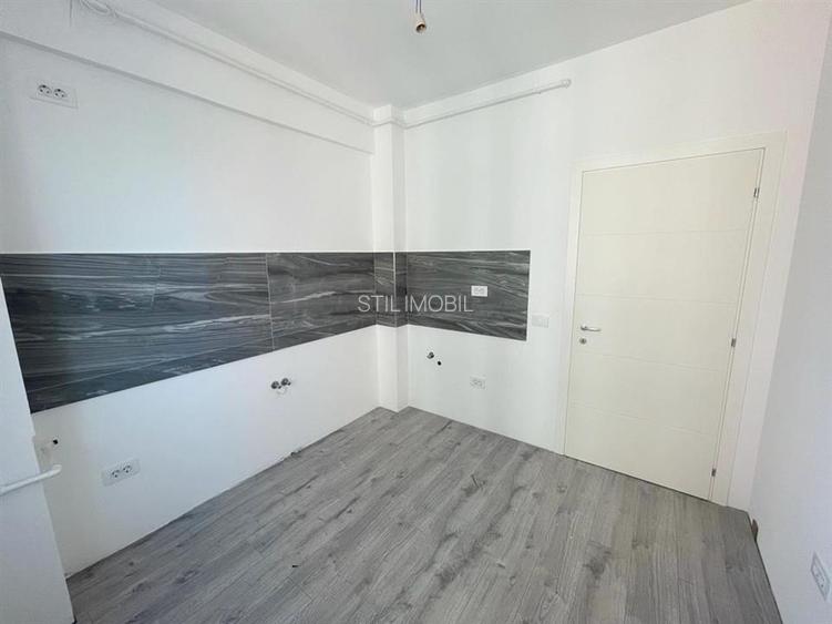 1 CAM DECOMANDAT CAPT CUG VISOIANU ETAJ INTERMEDIAR - 15