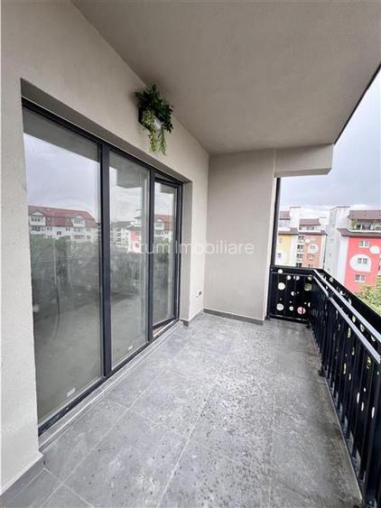 Apartament cu 3 camere decomandate debara si balcon in Sibiu - 14
